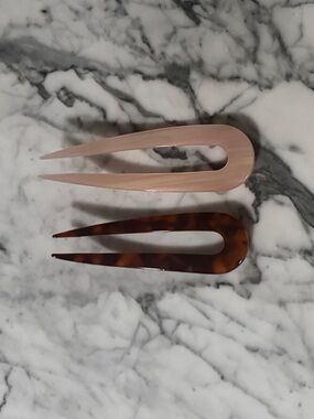 KOV Set of 2 French Pins - Tortoiseshell & Bliss Pink